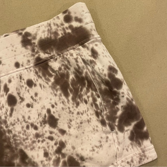 lululemon Women’s Inner GlowShorts 3” Terry Size 14 (Missing Drawstring) - Picture 3 of 11